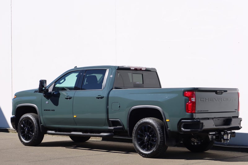 2025 Chevrolet Silverado GMSV Silverado 2500 HD... image 5