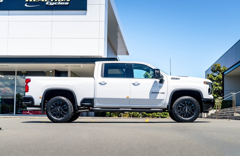 2025 Chevrolet Silverado HD LTZ Premium image 2