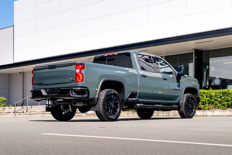 2025 Chevrolet Silverado HD LTZ Premium image 3