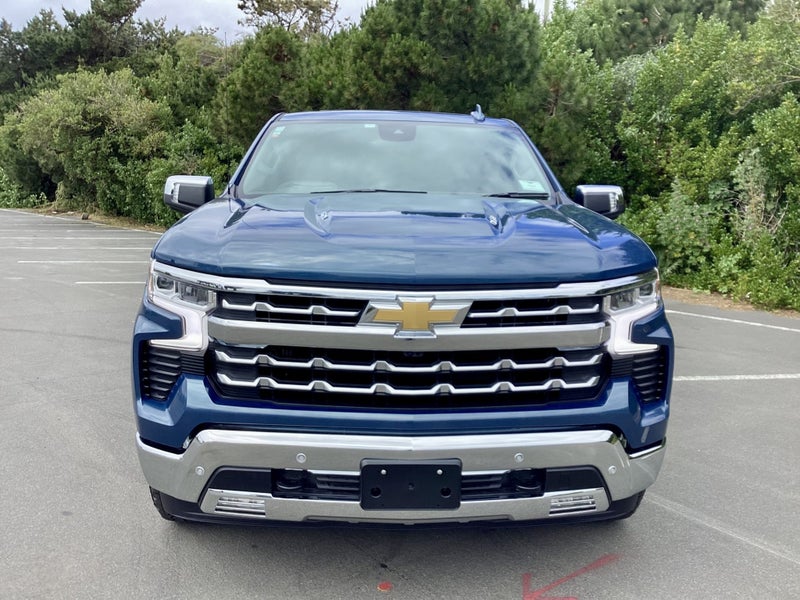 2025 Chevrolet Silverado LTZ image 5
