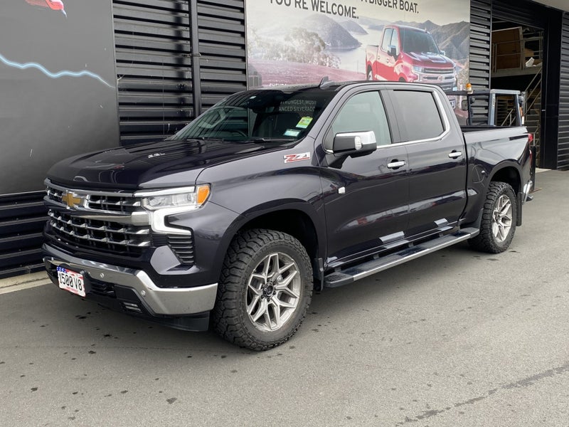 2025 Chevrolet Silverado LTZ Premium Tech Pack image 3