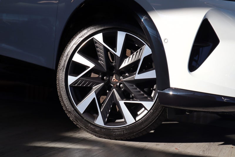 2025 Cupra Formentor VZ 245kW 2.0L Turbo Petrol... image 3