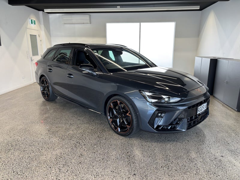 2025 Cupra Leon LEC VZ Sportstourer image 3