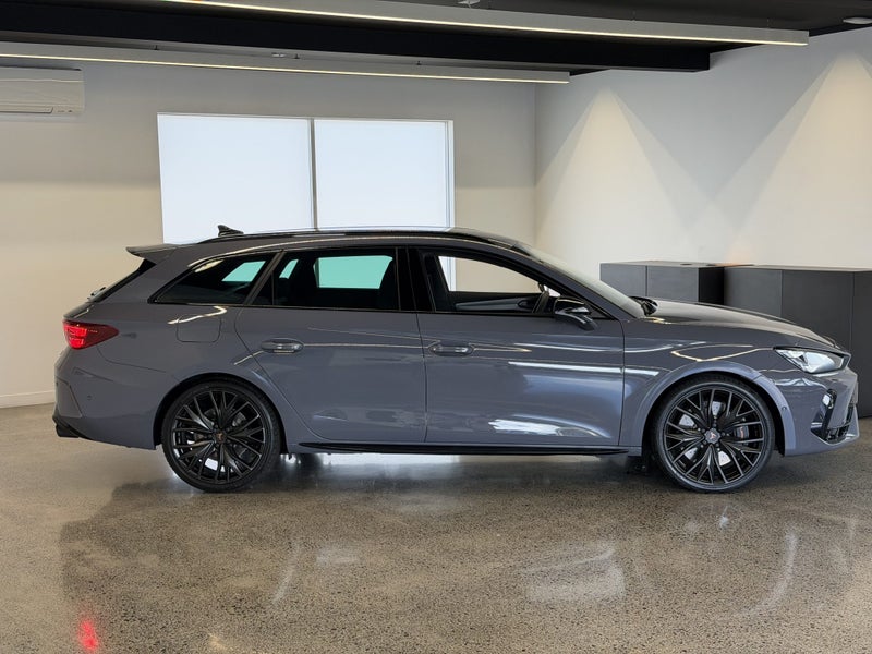 2025 Cupra Leon LEC VZ Sportstourer image 3