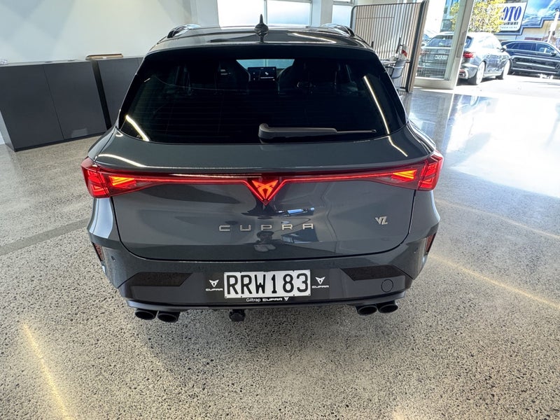 2025 Cupra Leon LEC VZ Sportstourer image 3