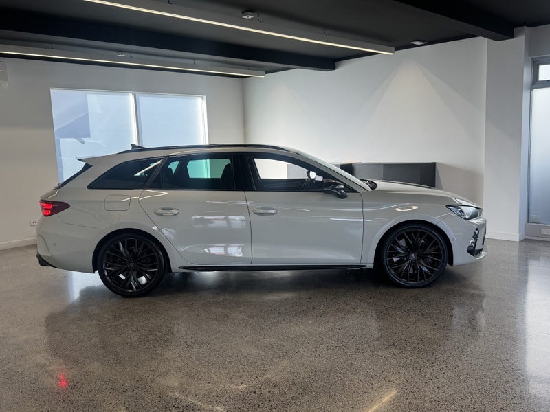 2025 Cupra Leon LEC VZ Sportstourer image 2