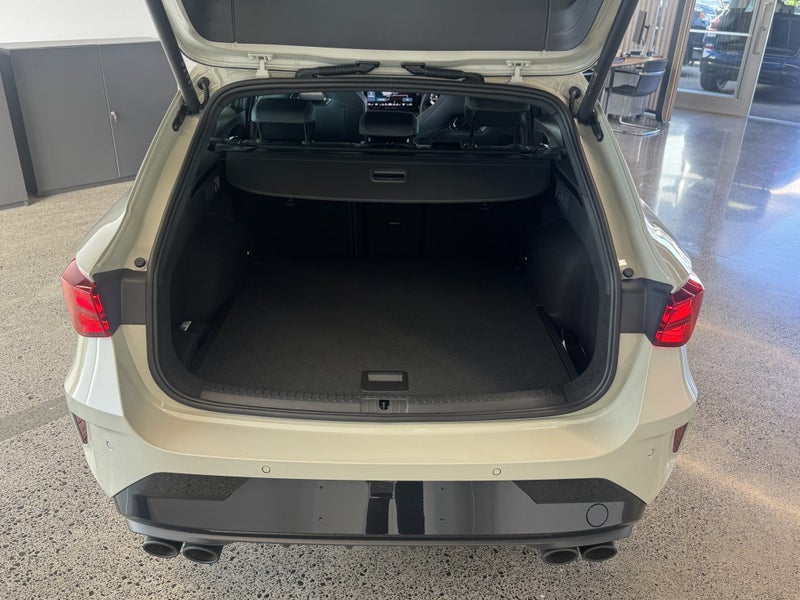 2025 Cupra Leon LEC VZ Sportstourer image 4