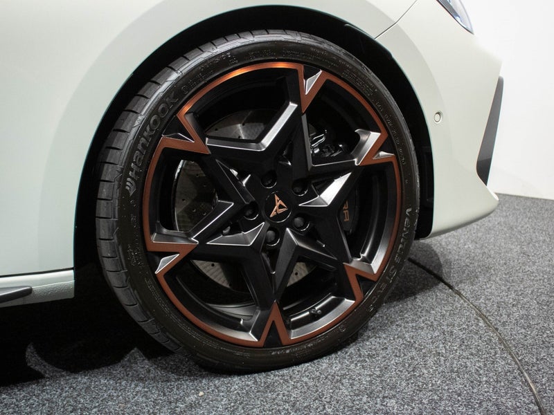 2025 Cupra Leon Sportstourer VZ 245kW AWD image 3