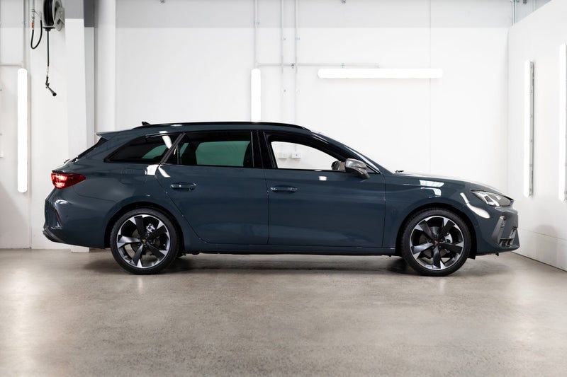 2025 Cupra Leon V Sportstourer image 4
