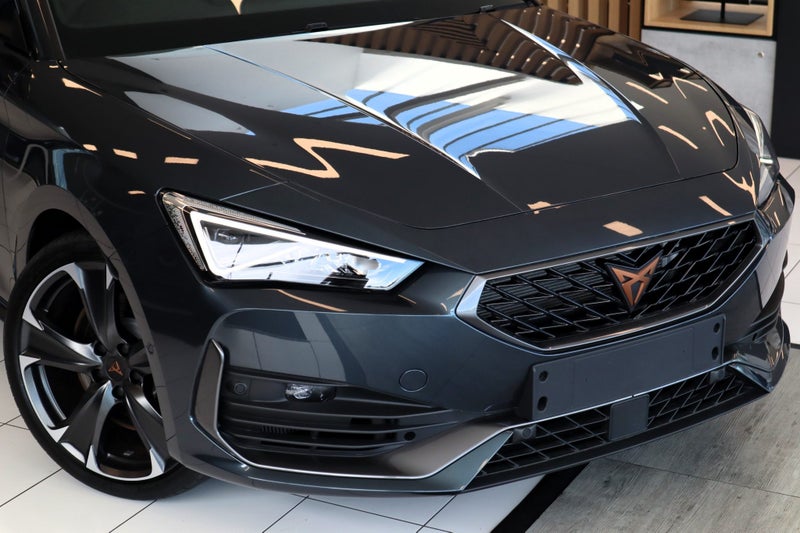 2025 Cupra Leon VZ Sportstourer 228kW 2L Turbo... image 2
