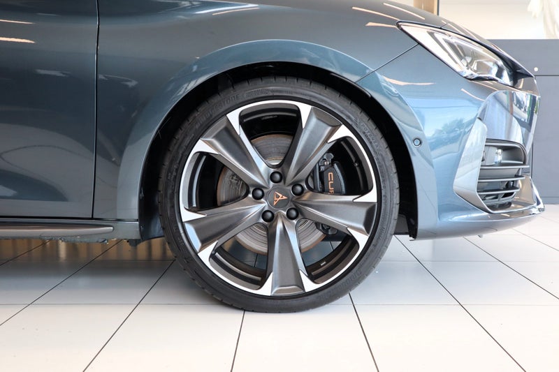 2025 Cupra Leon VZ Sportstourer 228kW 2L Turbo... image 3