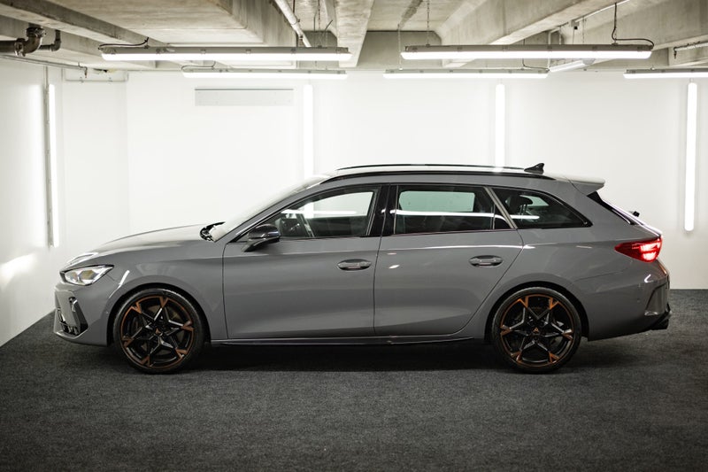 2025 Cupra Leon VZ Sportstourer image 4