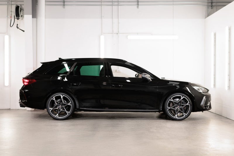 2025 Cupra Leon VZ Sportstourer image 4