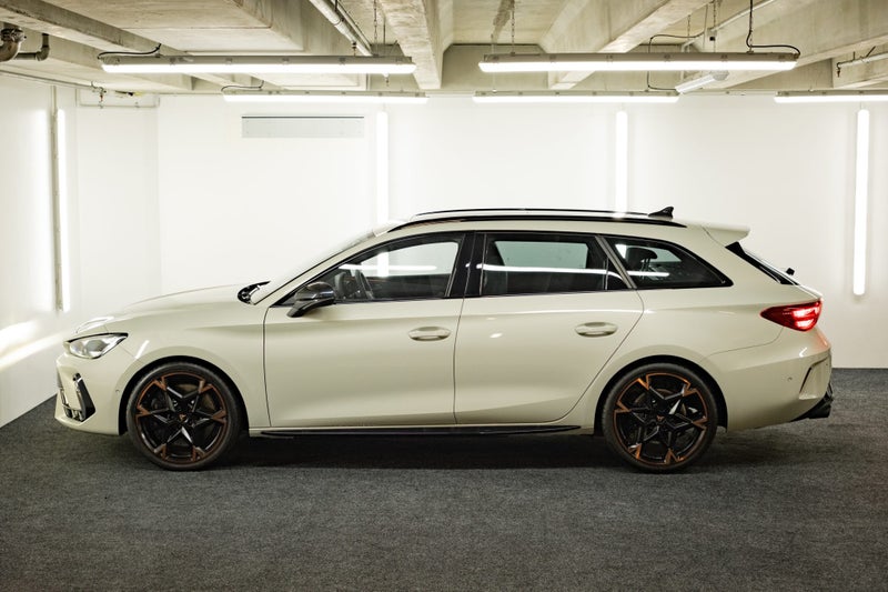 2025 Cupra Leon VZ Sportstourer image 4