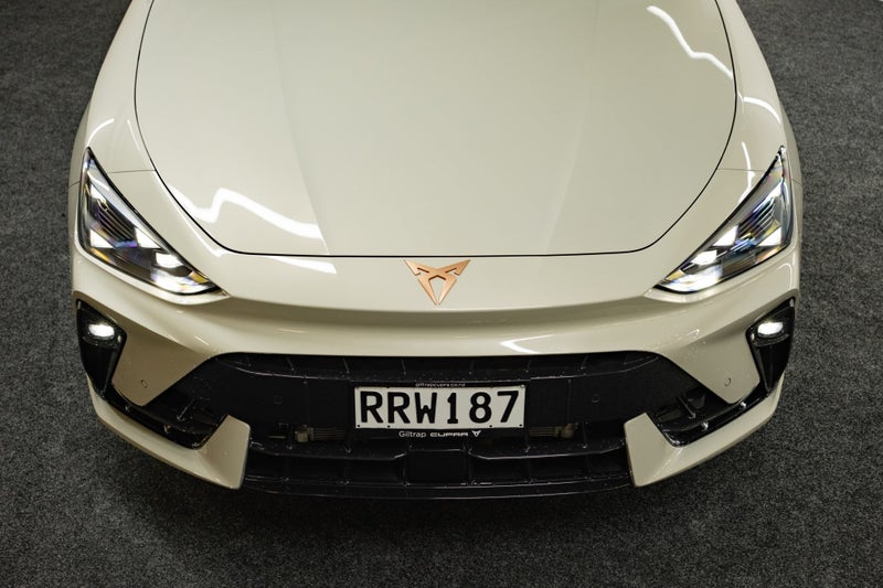 2025 Cupra Leon VZ Sportstourer image 5