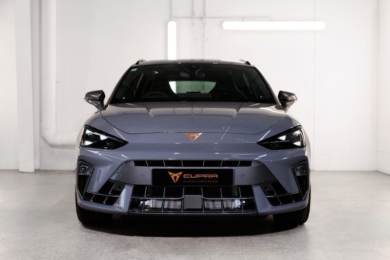 2025 Cupra Leon VZ Sportstourer image 3