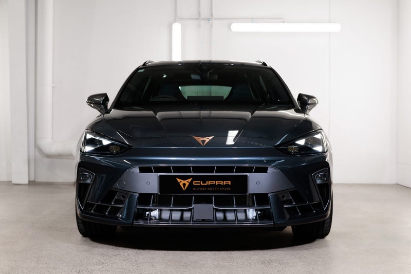 2025 Cupra Leon VZ Sportstourer image 3