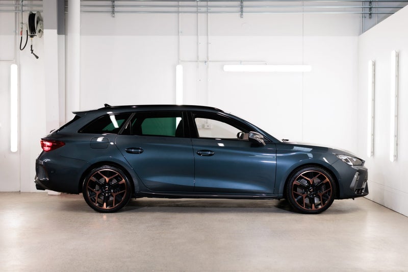 2025 Cupra Leon VZ Sportstourer image 4