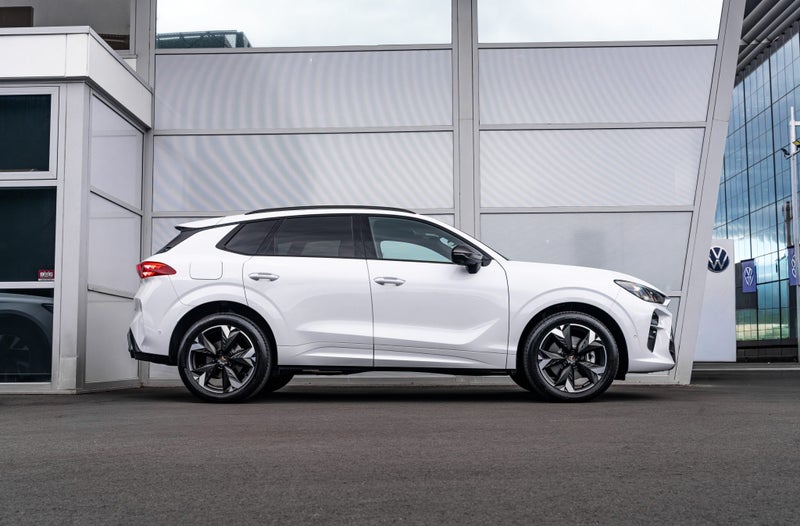 2025 Cupra Terramar V 1.5 Petrol Turbo PHEV 150kW image 3