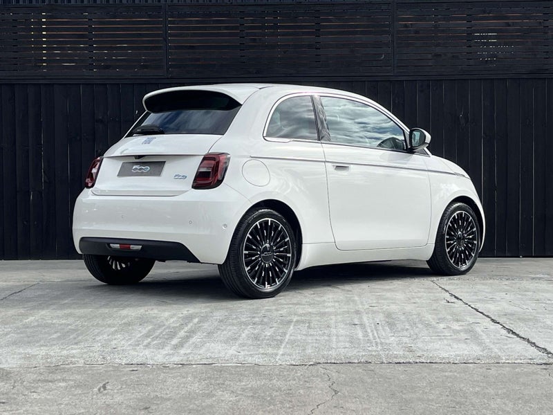 2025 Fiat 500 E Icon image 3