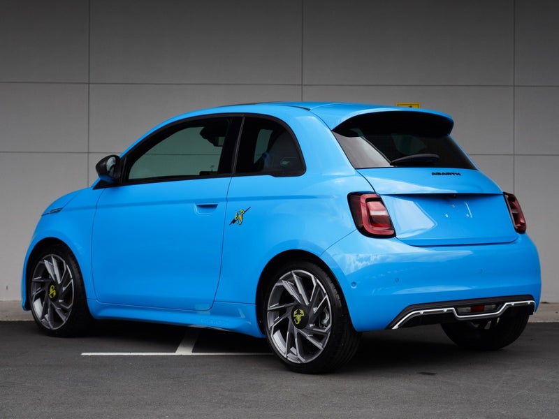 2025 Fiat 500e Abarth 3Dr A Hatch image 2
