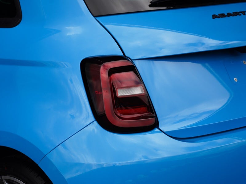 2025 Fiat 500e Abarth 3Dr A Hatch image 5