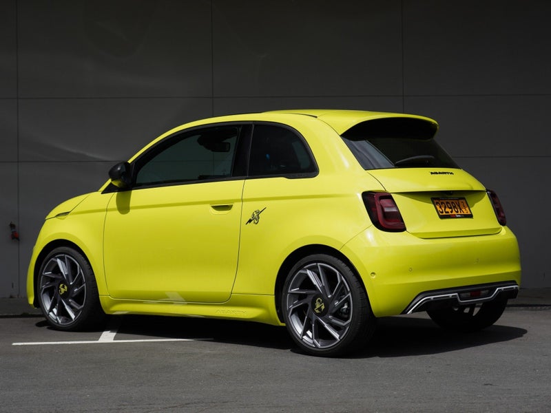 2025 Fiat 500e Abarth 3Dr A Hatch image 2