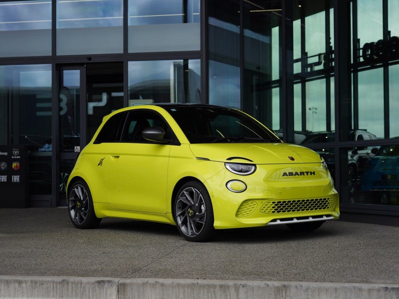 2025 Fiat 500e Abarth 3Dr A Hatch image 4