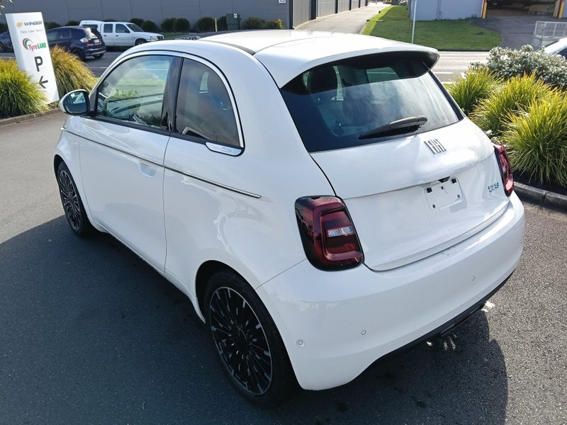 2025 Fiat 500e Icon 42KW image 3