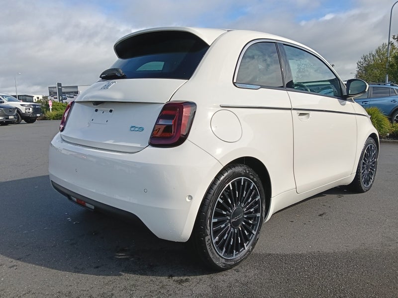 2025 Fiat 500e Icon 42KW image 4