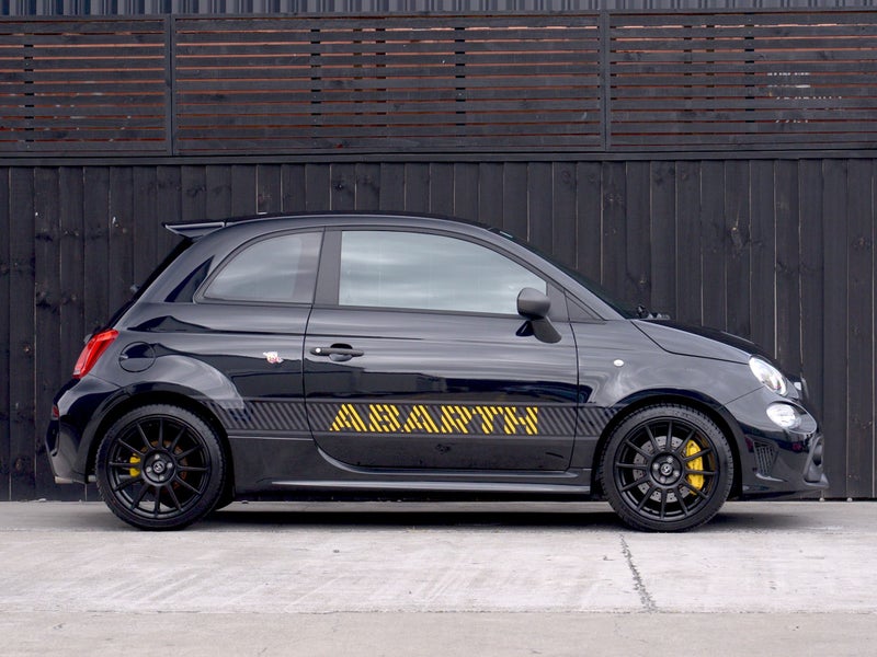 2025 Fiat Abarth 695 Competizione image 2