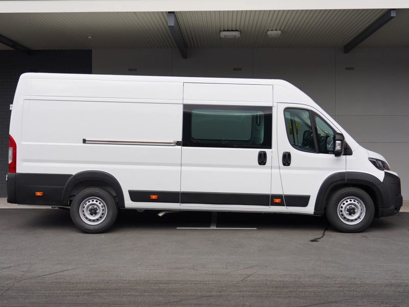 2025 Fiat Ducato 2.2TD 8A XLWB Med Roof 5Dr Van image 2