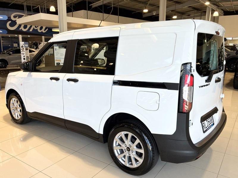 2025 Ford Courier Trend 1.0 EcoBoost Auto image 3