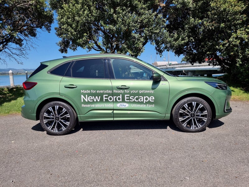 2025 Ford Escape FHEV ST-LINE X 2.5P CVT AWD image 2