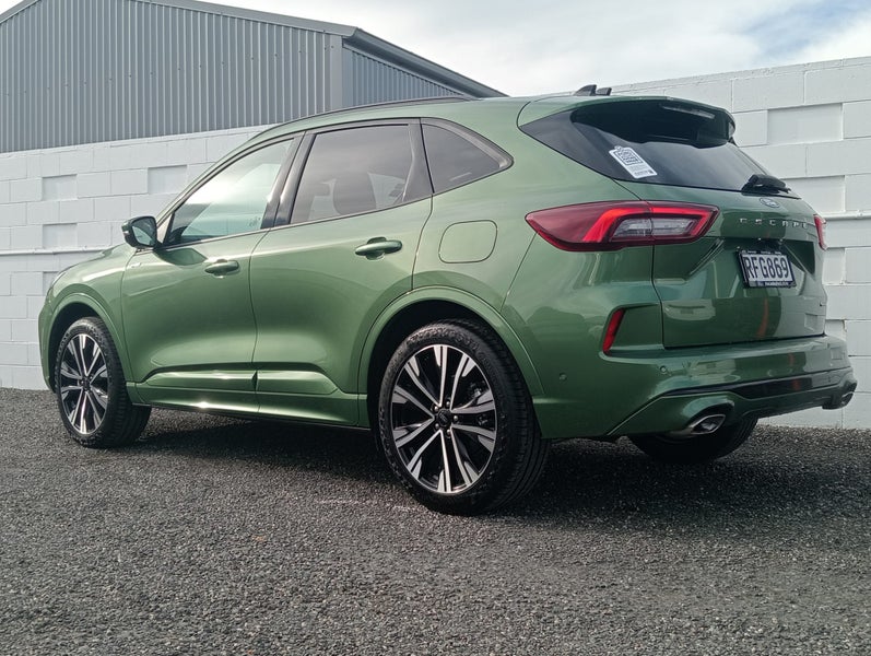 2025 Ford Escape ST-Line X 2.5L FHEV AWD image 4