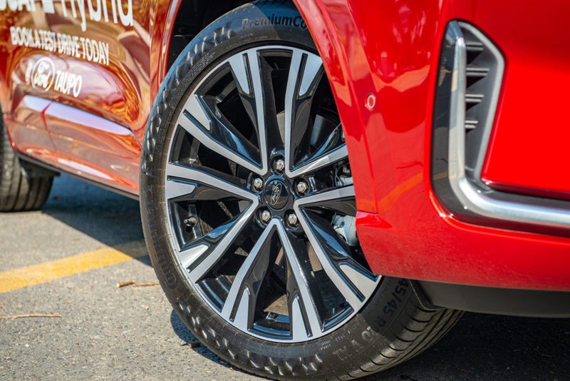 2025 Ford Escape ST-Line X AWD FHEV 2 image 3