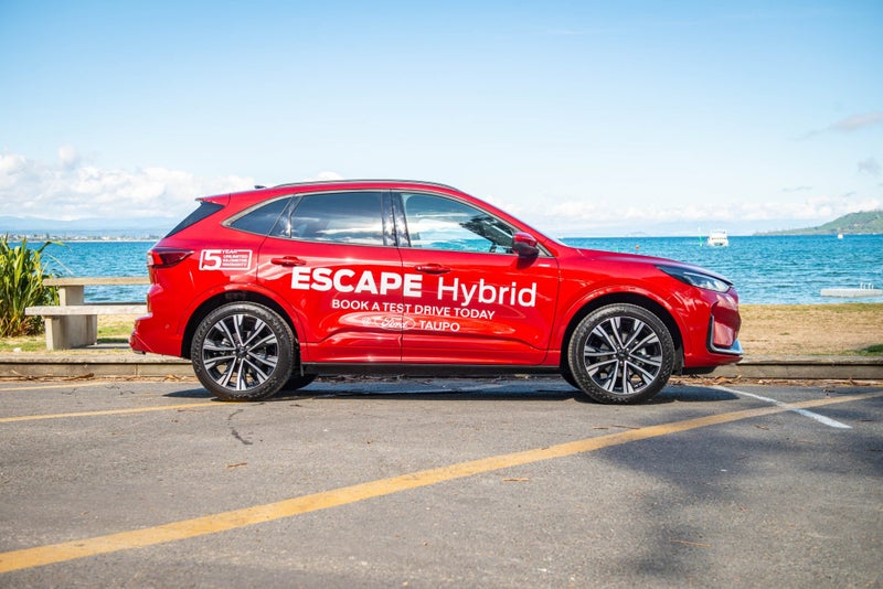 2025 Ford Escape ST-Line X AWD FHEV 2 image 5