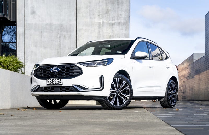 2025 Ford Escape St-Line X AWD Hybrid image 1