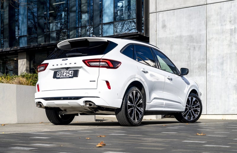 2025 Ford Escape St-Line X AWD Hybrid image 3