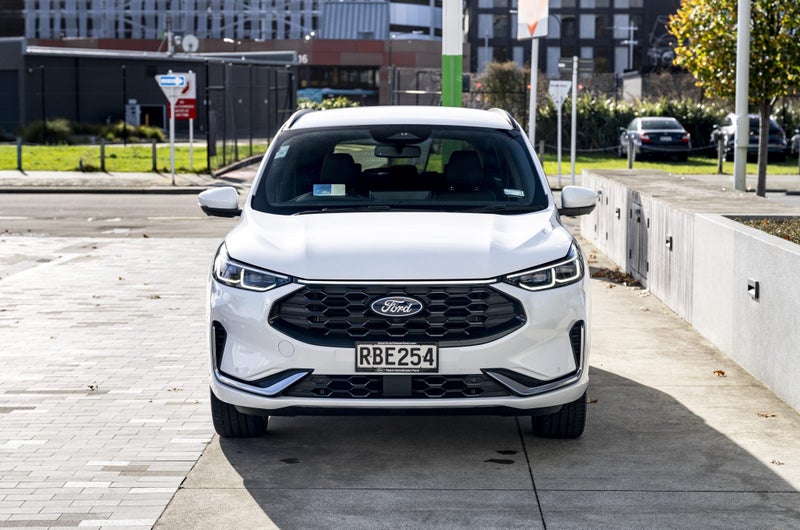 2025 Ford Escape St-Line X AWD Hybrid image 4