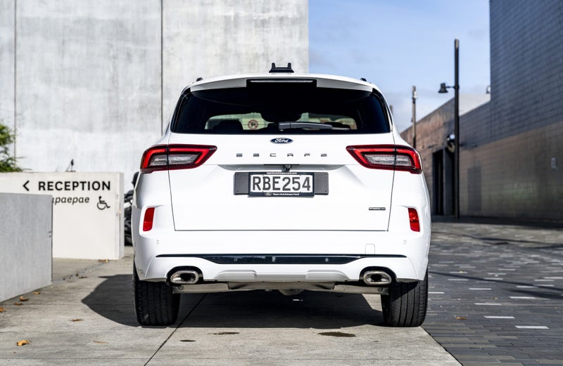 2025 Ford Escape St-Line X AWD Hybrid image 5