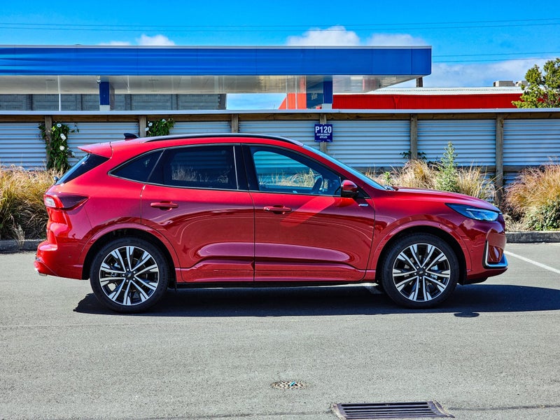 2025 Ford Escape ST Line X FHEV AWD image 2