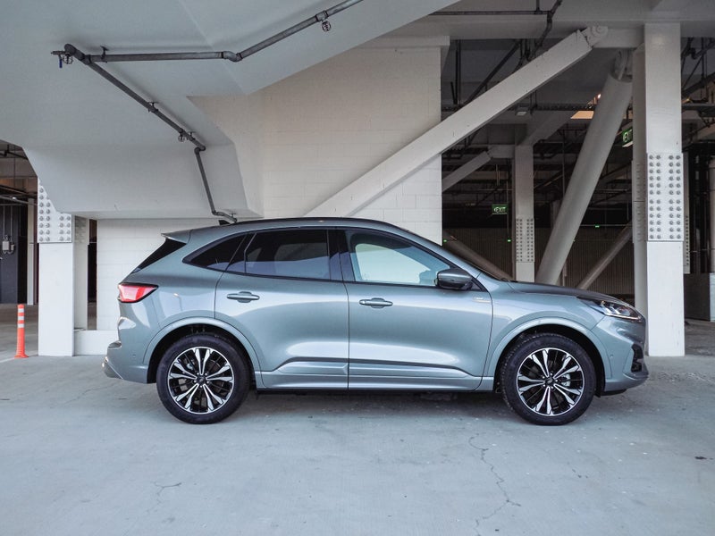 2025 Ford Escape ST-LINE X PHEV 2.5L FWD image 3