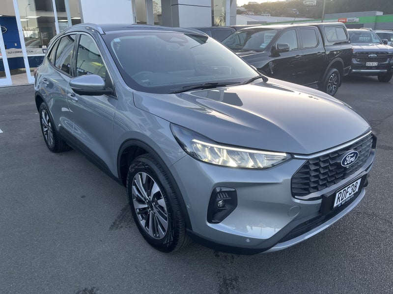 2025 Ford Escape Titanium 2.5 FHEV image 2
