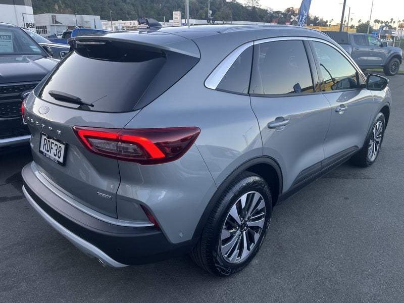 2025 Ford Escape Titanium 2.5 FHEV image 5