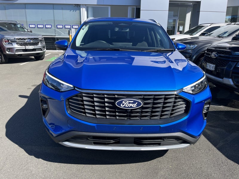 2025 Ford Escape Titanium 2.5 Hybrid image 3