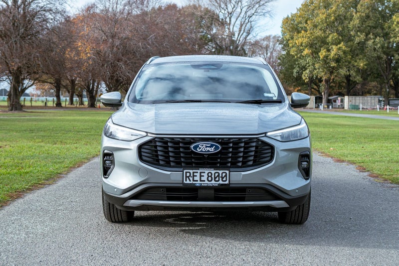 2025 Ford Escape Titanium 2.5 L Hybrid image 3