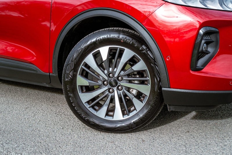 2025 Ford Escape Titanium 2.5 L Hybrid image 2