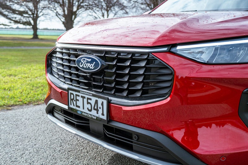 2025 Ford Escape Titanium 2.5 L Hybrid image 5