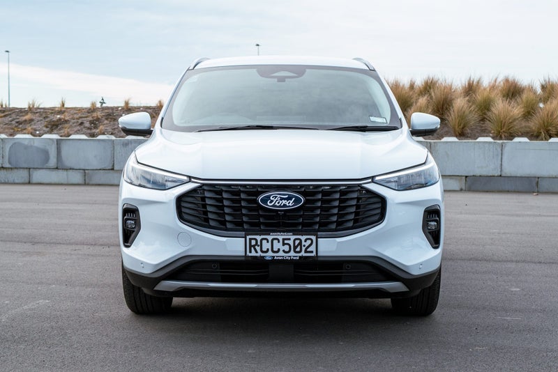 2025 Ford Escape Titanium 2.5 L Hybrid image 3